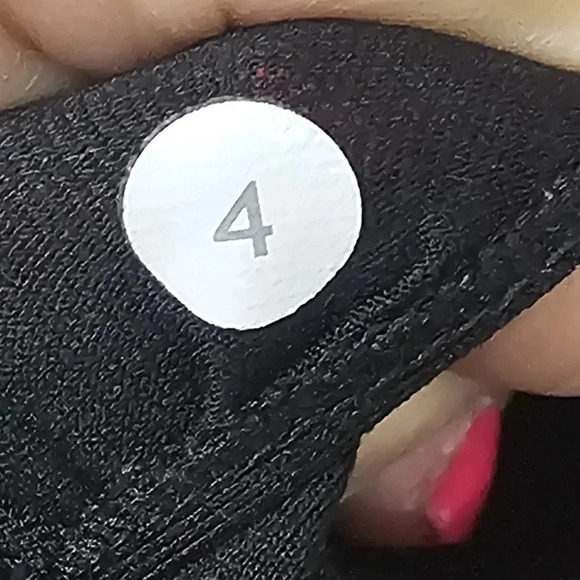 Lululemon back on track black gray built in bra drawcord bottom hem tank top - Picture 13 of 13